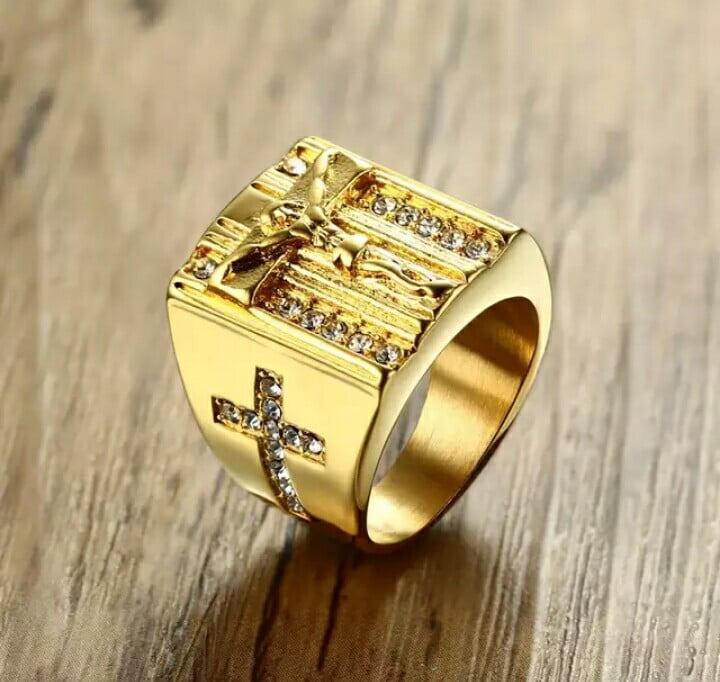 Crucifixo jesus com  Zircônia Cúbica anel em aço inoxidável dourado 