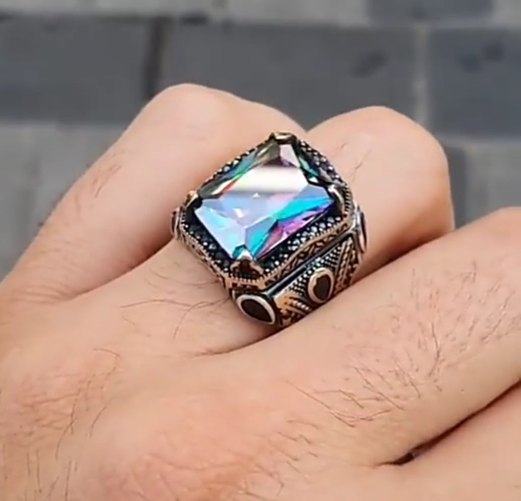 Lindo anel Turco em prata esterlina 925 com pedras preciosa Alexandrite