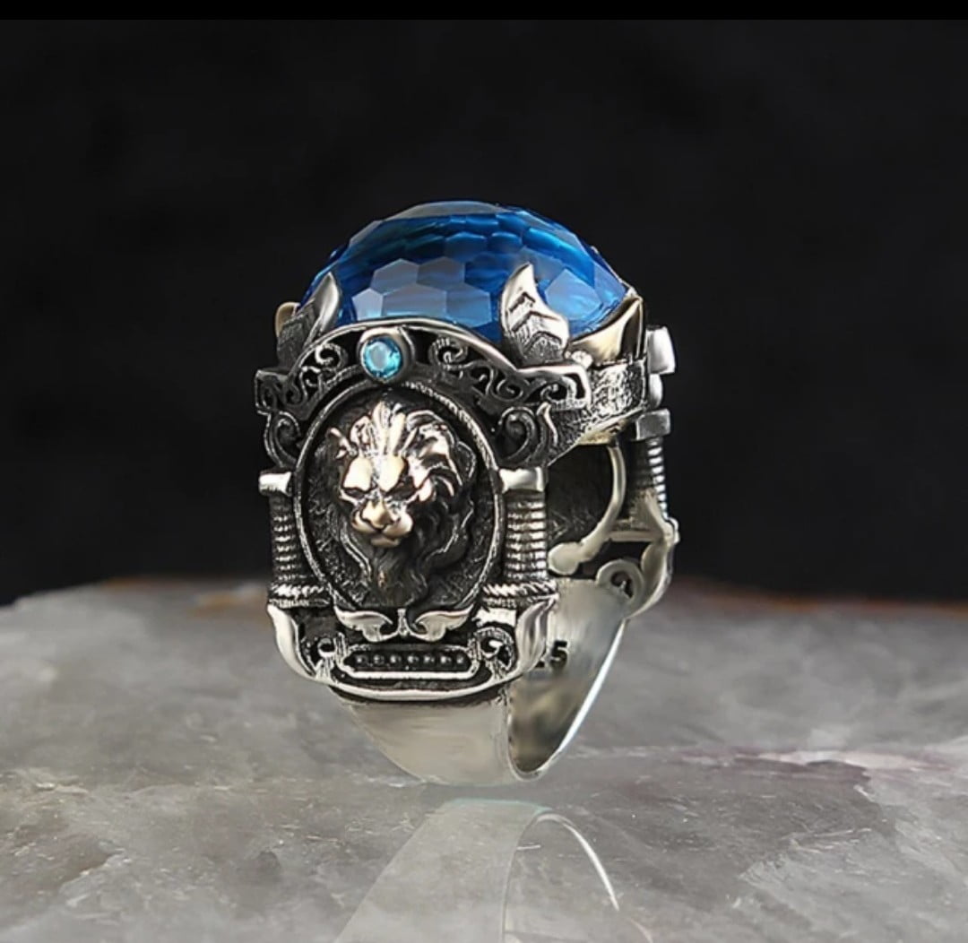 Magnífico anel masculino todo feito a mão em prata esterlina 925 com pedra zircão uma obra prima 