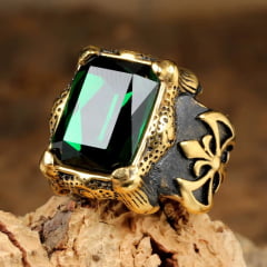 Anel masculino em aço inoxidável com pedra zircão martelo vikings esculpido nas laterais  uma peça marcante símbolo de força e poder