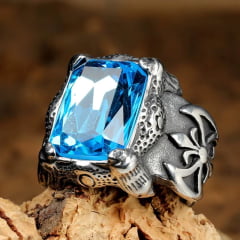 Anel masculino em aço inoxidável com pedra zircão martelo vikings esculpido nas laterais  uma peça marcante símbolo de força e poder