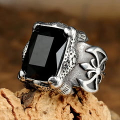 Anel masculino em aço inoxidável com pedra zircão martelo vikings esculpido nas laterais  uma peça marcante símbolo de força e poder