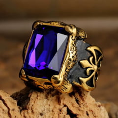 Anel masculino em aço inoxidável com pedra zircão martelo vikings esculpido nas laterais  uma peça marcante símbolo de força e poder