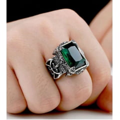 Anel masculino em aço inoxidável com pedra zircão martelo vikings esculpido nas laterais  uma peça marcante símbolo de força e poder