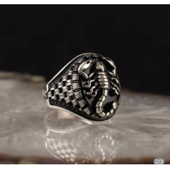 Anel turco escorpião em prata 925 com pedra ônix 