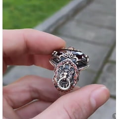 Lindo anel turco em prata 925 com pedra zircão repleto de detalhes cabeça de leão nas laterais peça uma joia unica