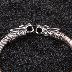 Bracelete vikings em aço inoxidável 316L alta qualidade não enferruja e nunca perde a cor .